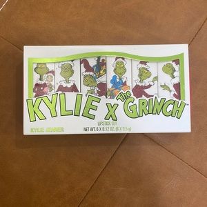 Kylie x The Grinch Lipstick Set